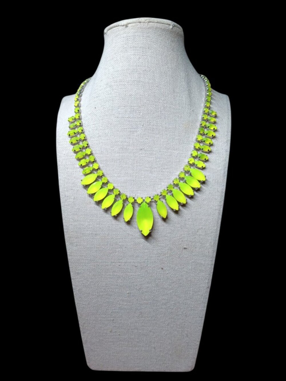 Vintage Faceted Neon Green Bib Necklace Y2K 16" - Picture 4 of 15